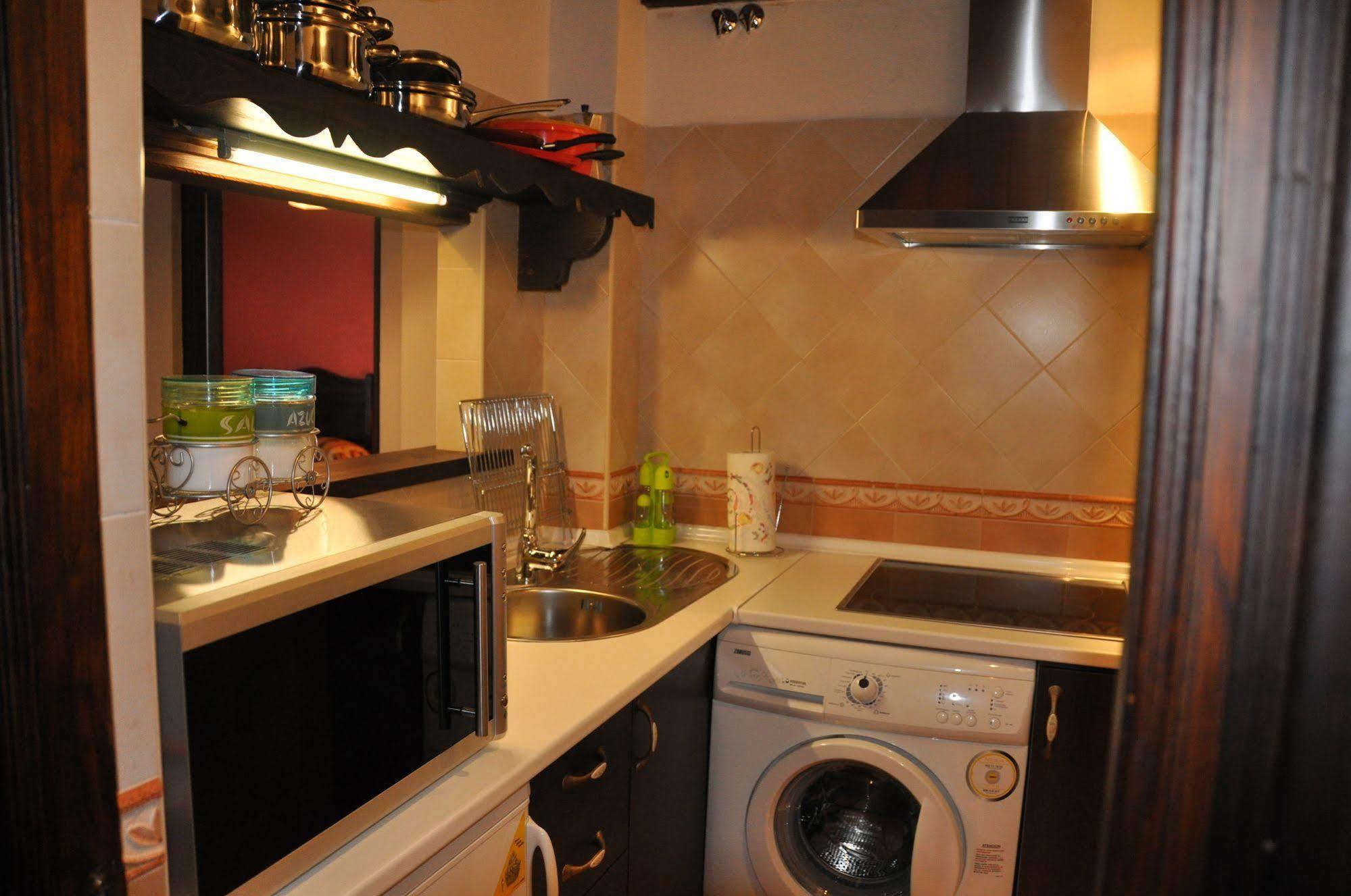 Apartamentos El Mirador Del Soto Sotoserrano Екстериор снимка